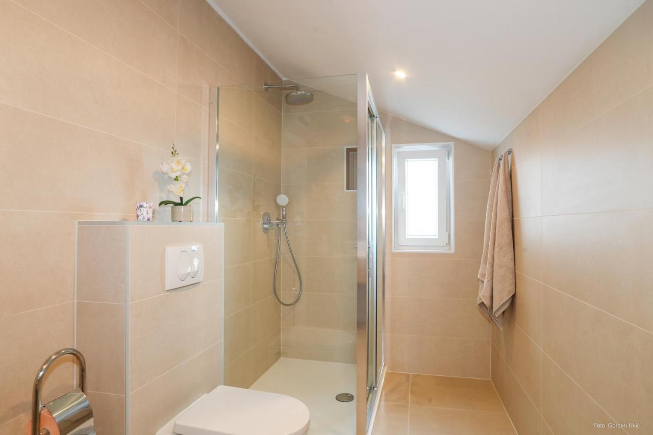Blue Sky Apartment Ровинь Экстерьер фото