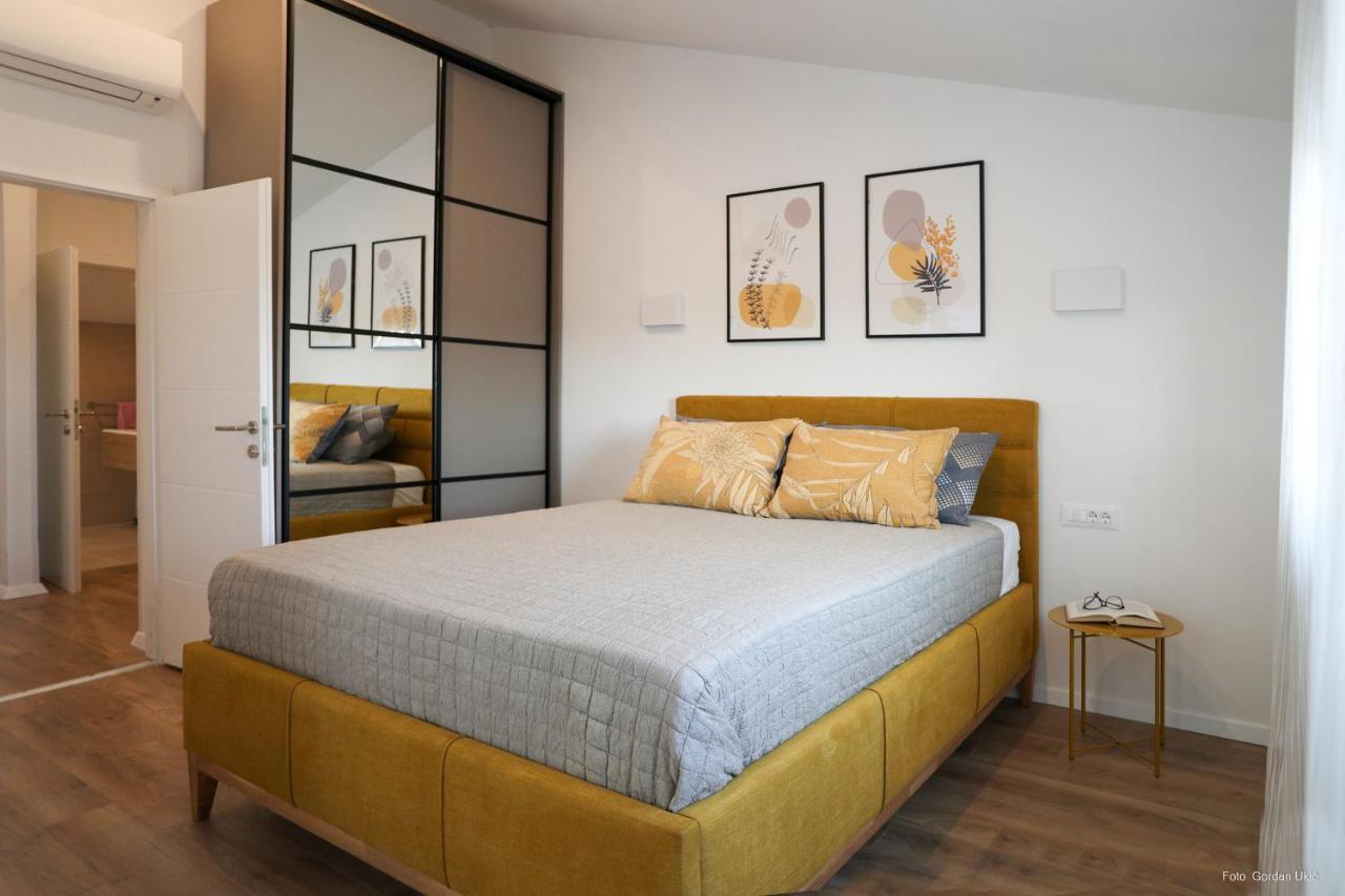 Blue Sky Apartment Ровинь Экстерьер фото