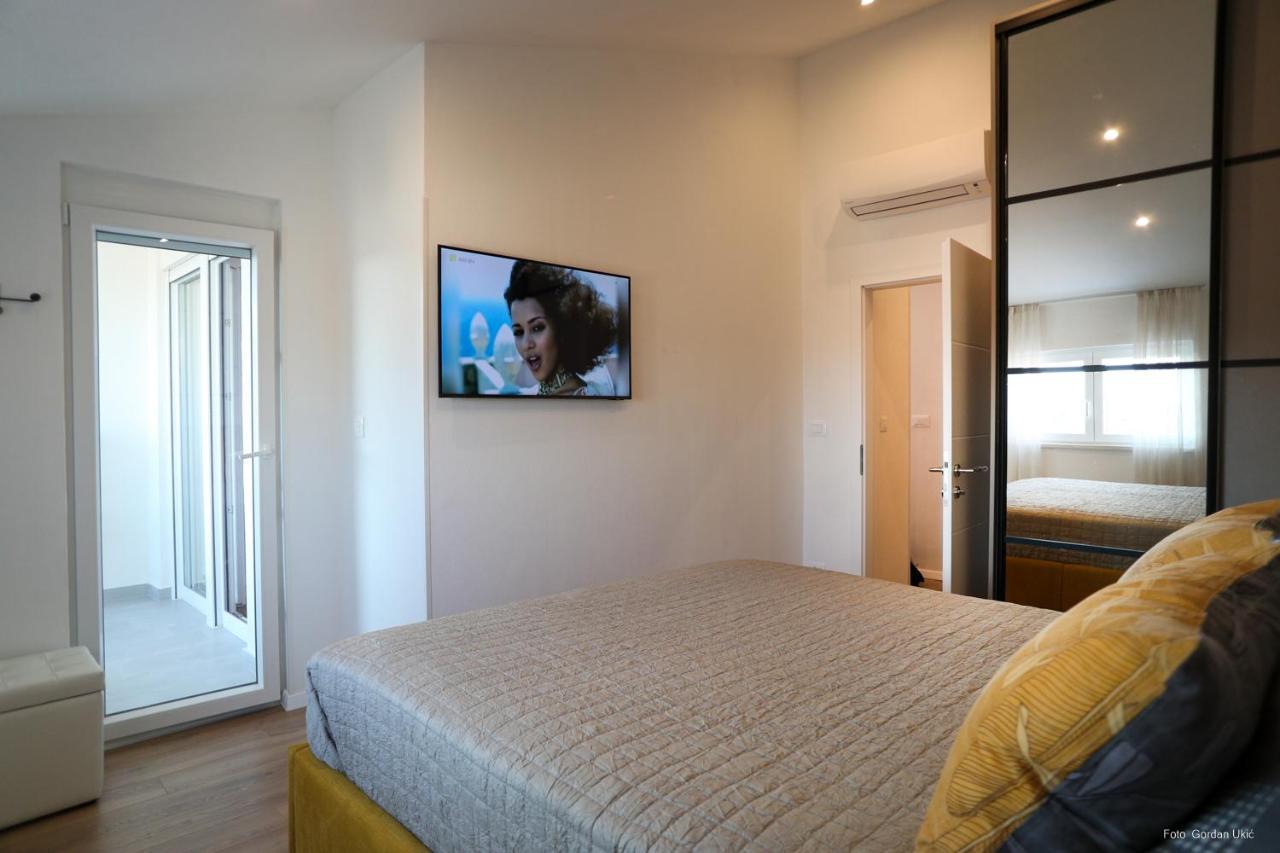 Blue Sky Apartment Ровинь Экстерьер фото