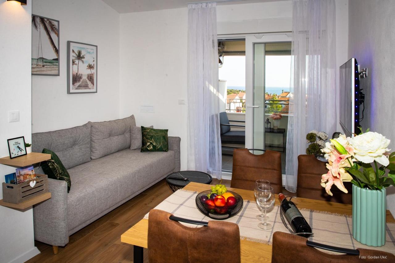 Blue Sky Apartment Ровинь Экстерьер фото