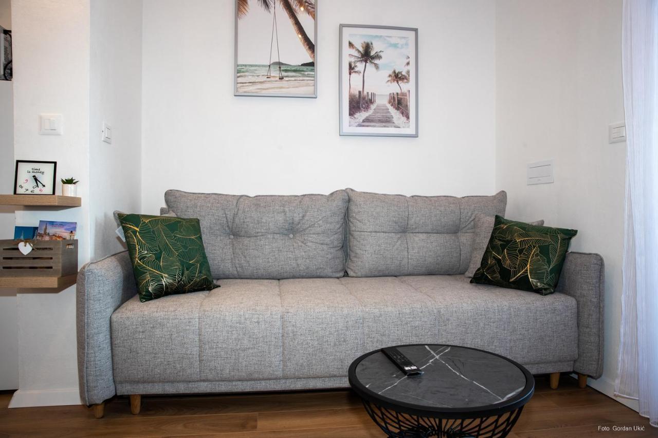 Blue Sky Apartment Ровинь Экстерьер фото