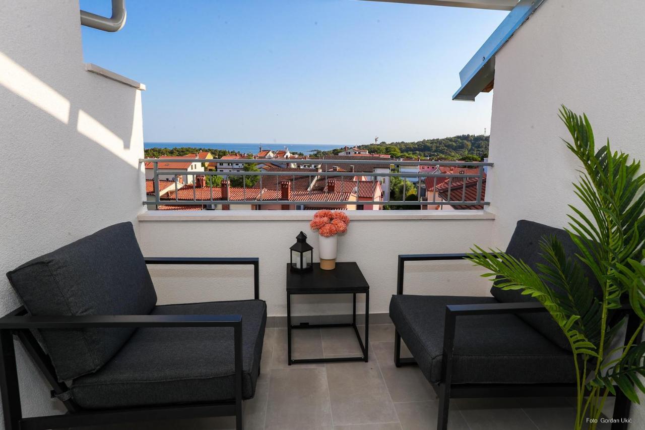 Blue Sky Apartment Ровинь Экстерьер фото